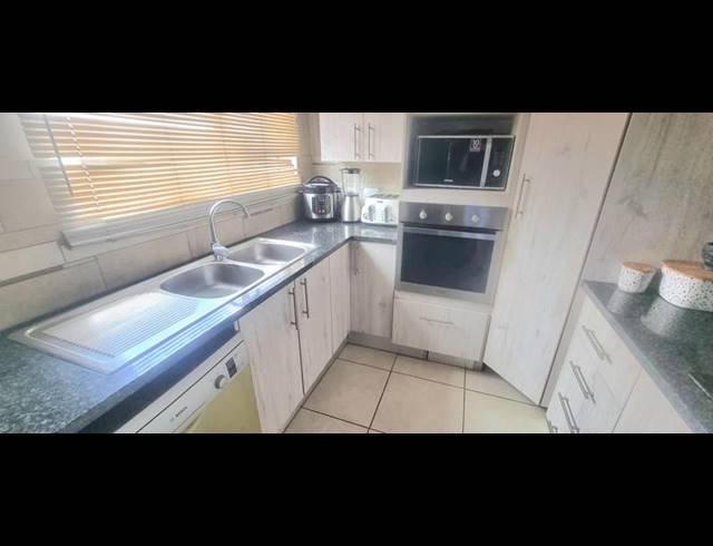 2 BEDROOM APARTMENT FOR SALE IN AMBERFIELD